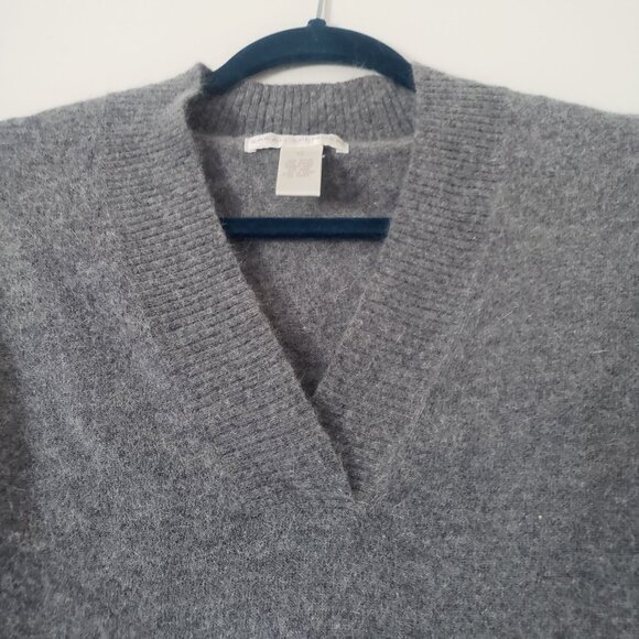 Sarah‎ Spencer Womens V Neck Gray Pullover Sweater Size S Angora Wool Blend - Picture 2 of 7